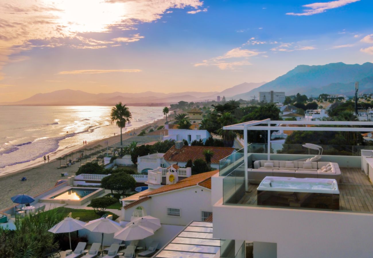 Villa en Marbella - Modern Beachfront Luxury – Villa in Marbella East