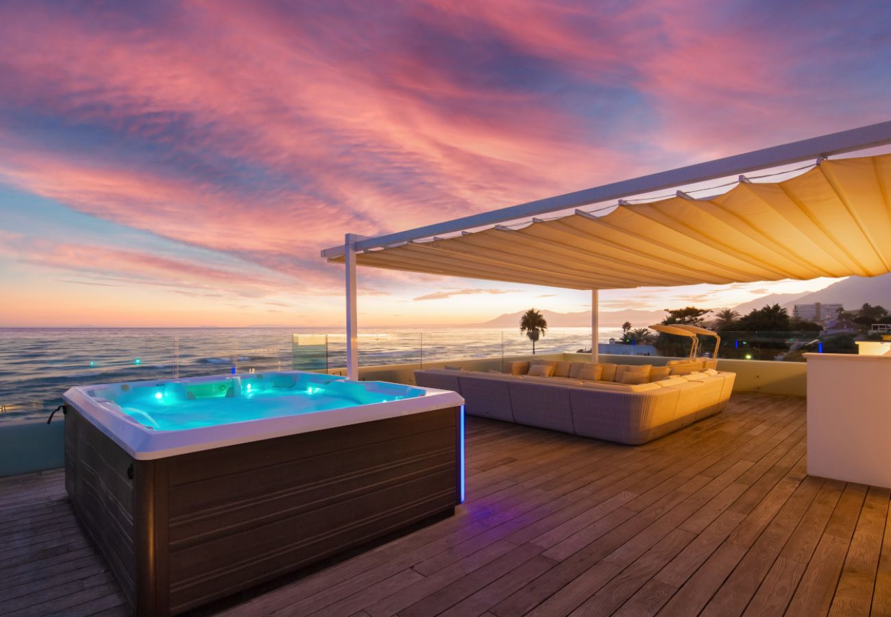 Villa en Marbella - Modern Beachfront Luxury – Villa in Marbella East