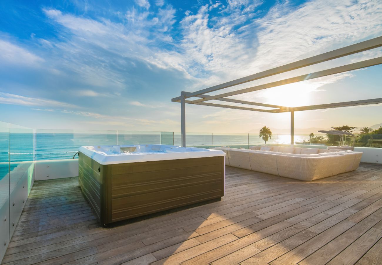 Villa en Marbella - Modern Beachfront Luxury – Villa in Marbella East