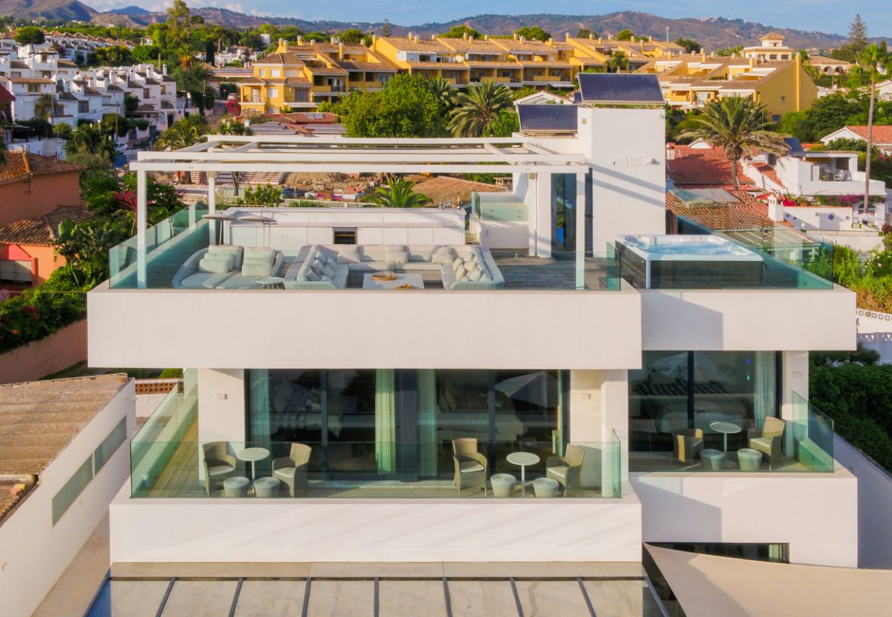 Villa en Marbella - Modern Beachfront Luxury – Villa in Marbella East