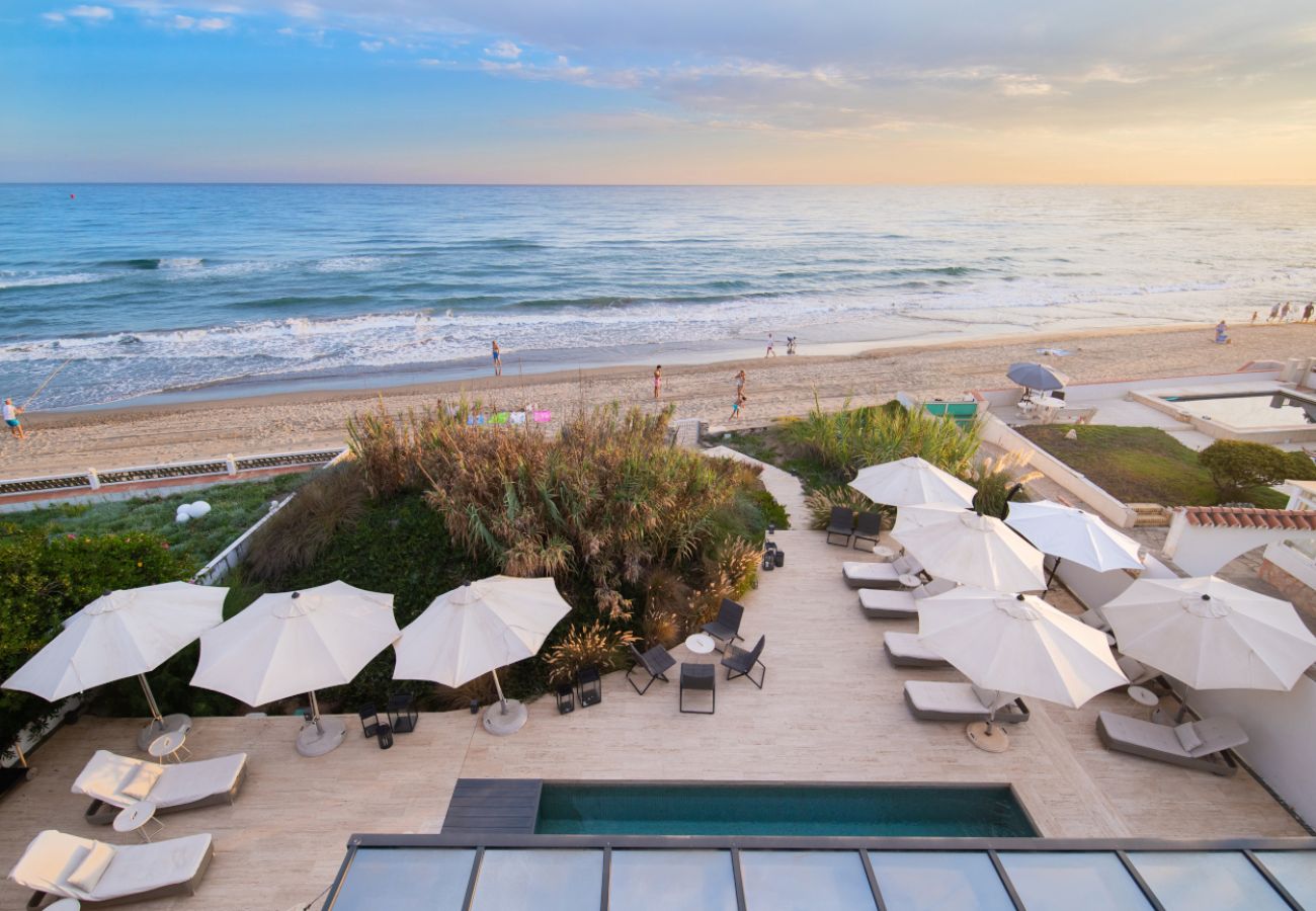 Villa en Marbella - Modern Beachfront Luxury – Villa in Marbella East