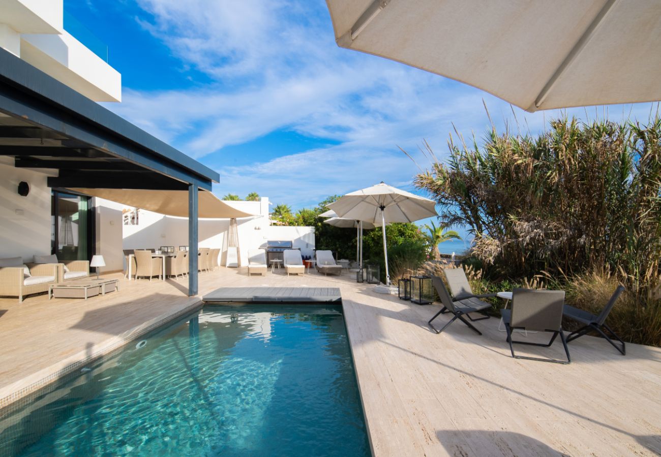 Villa en Marbella - Modern Beachfront Luxury – Villa in Marbella East