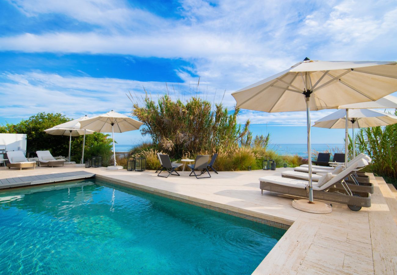 Villa en Marbella - Modern Beachfront Luxury – Villa in Marbella East