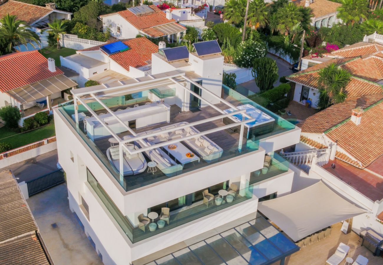 Villa en Marbella - Modern Beachfront Luxury – Villa in Marbella East