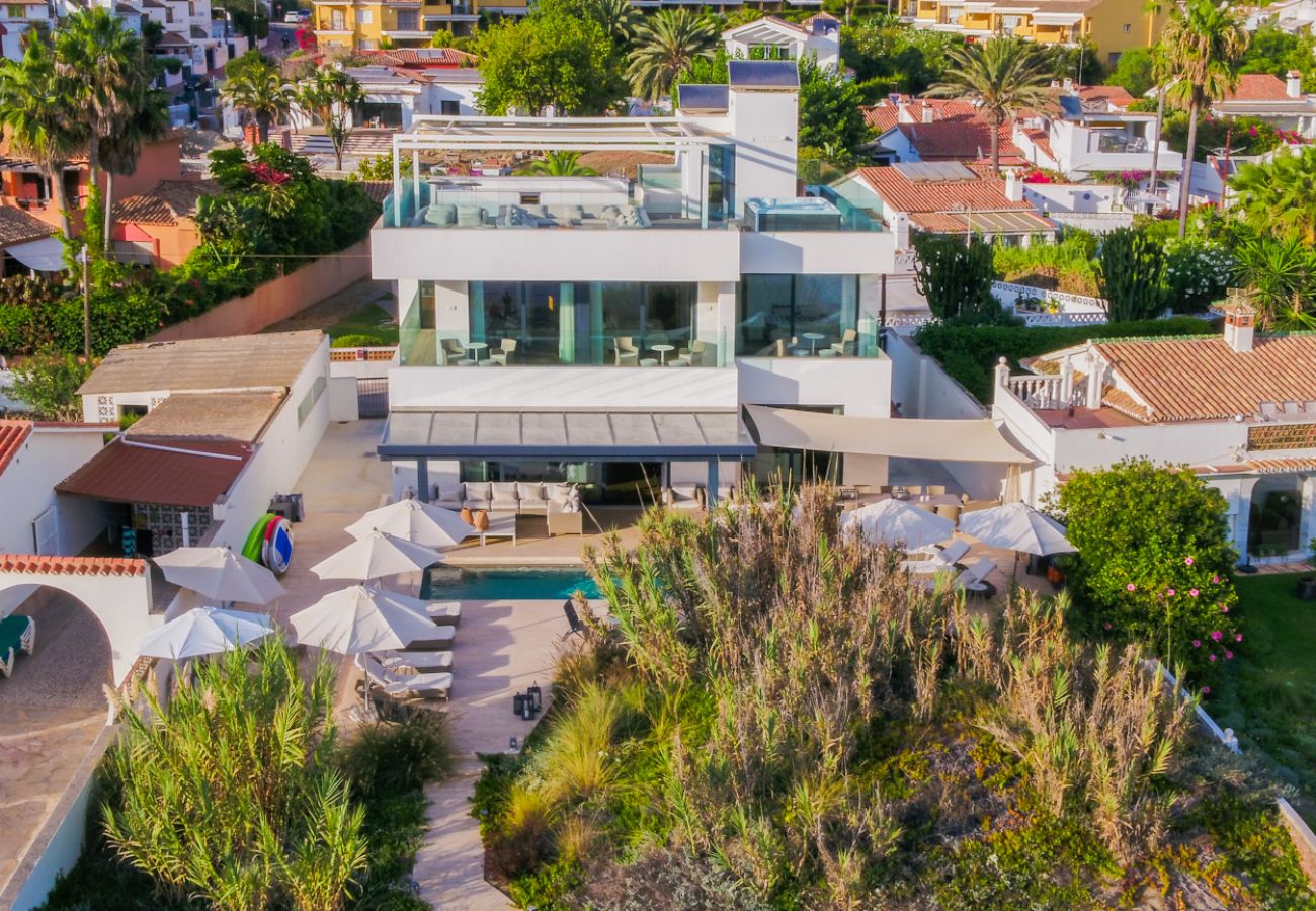 Villa en Marbella - Modern Beachfront Luxury – Villa in Marbella East