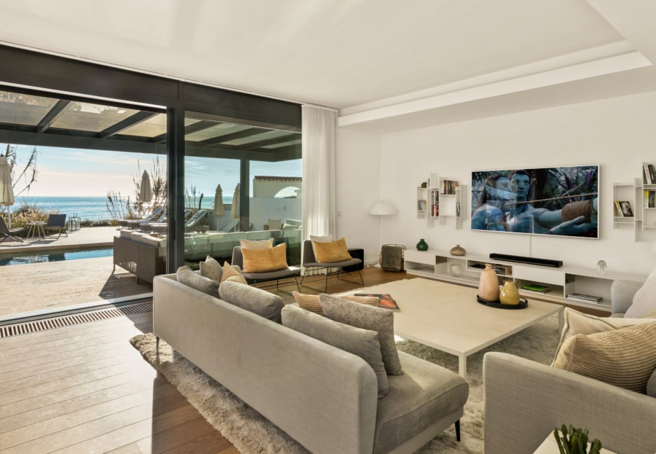 Villa en Marbella - Modern Beachfront Luxury – Villa in Marbella East
