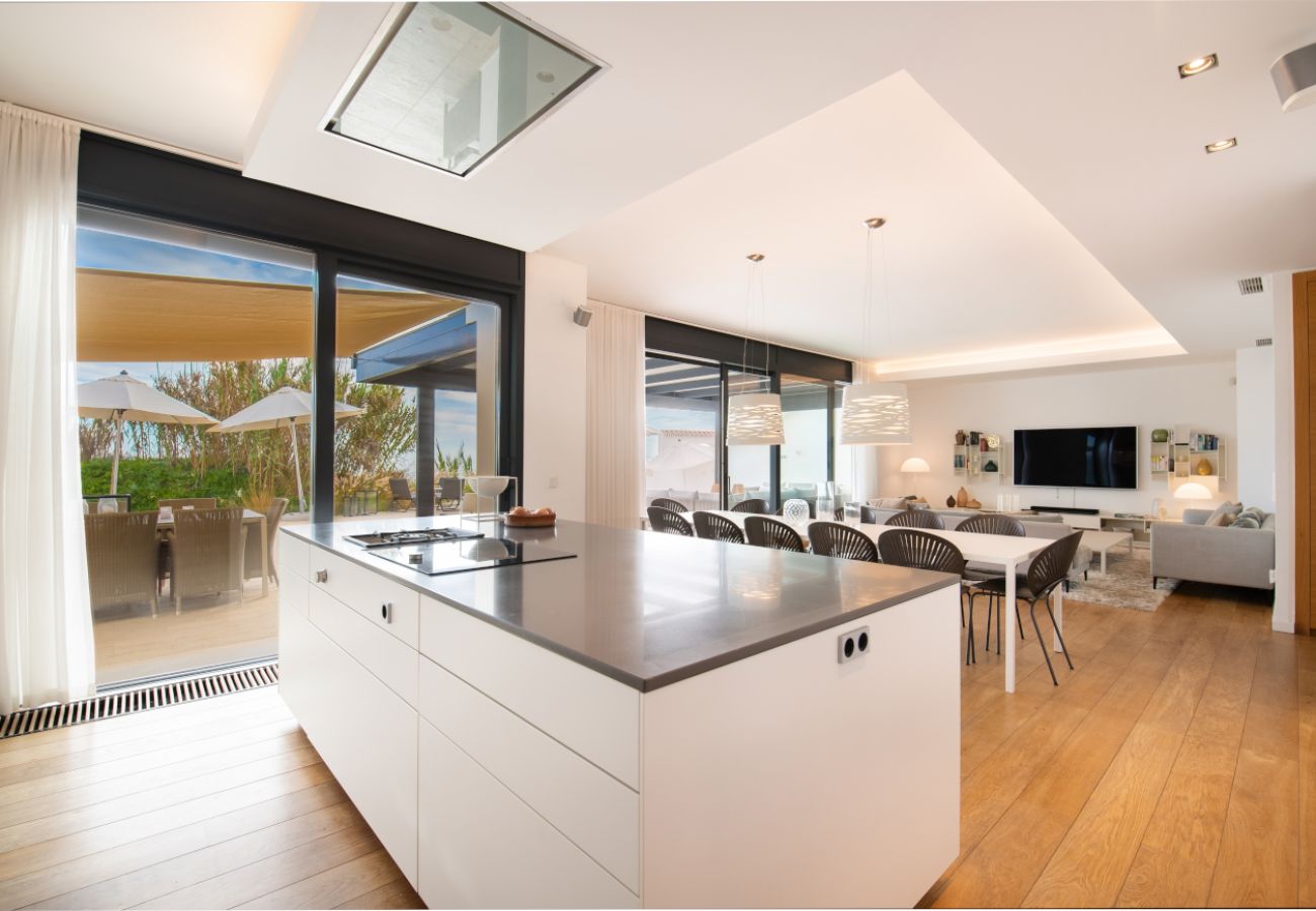 Villa en Marbella - Modern Beachfront Luxury – Villa in Marbella East
