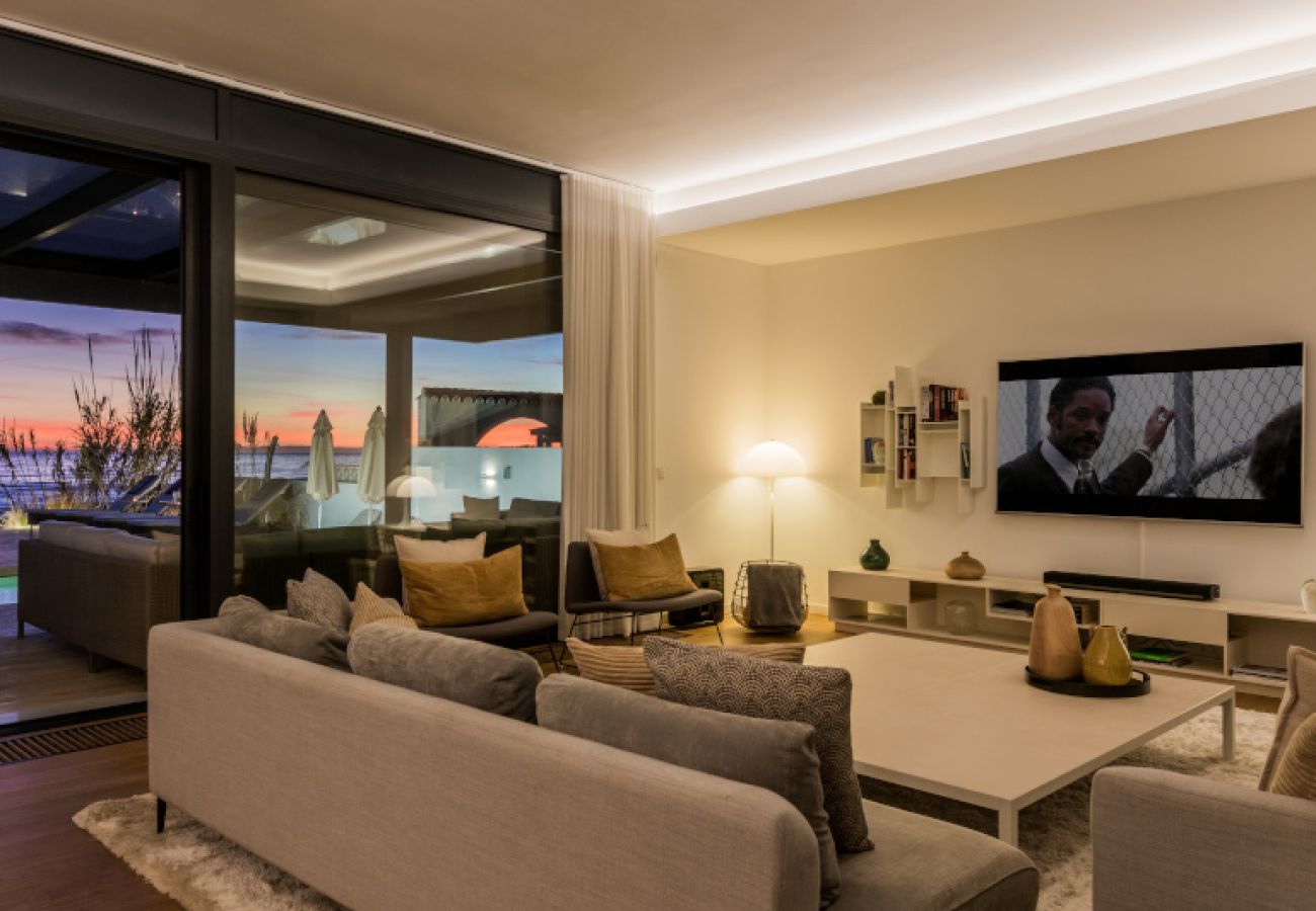 Villa en Marbella - Modern Beachfront Luxury – Villa in Marbella East
