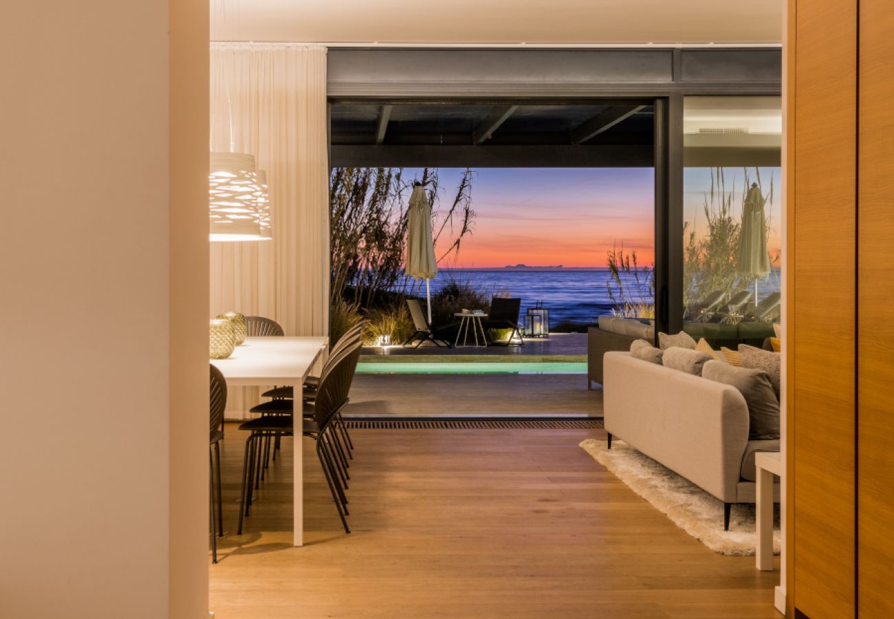 Villa en Marbella - Modern Beachfront Luxury – Villa in Marbella East