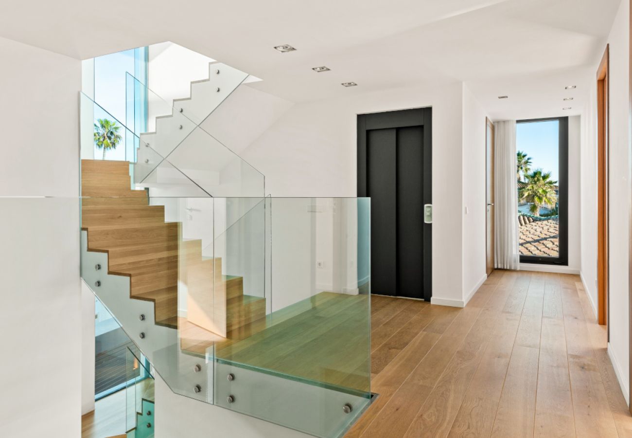 Villa en Marbella - Modern Beachfront Luxury – Villa in Marbella East