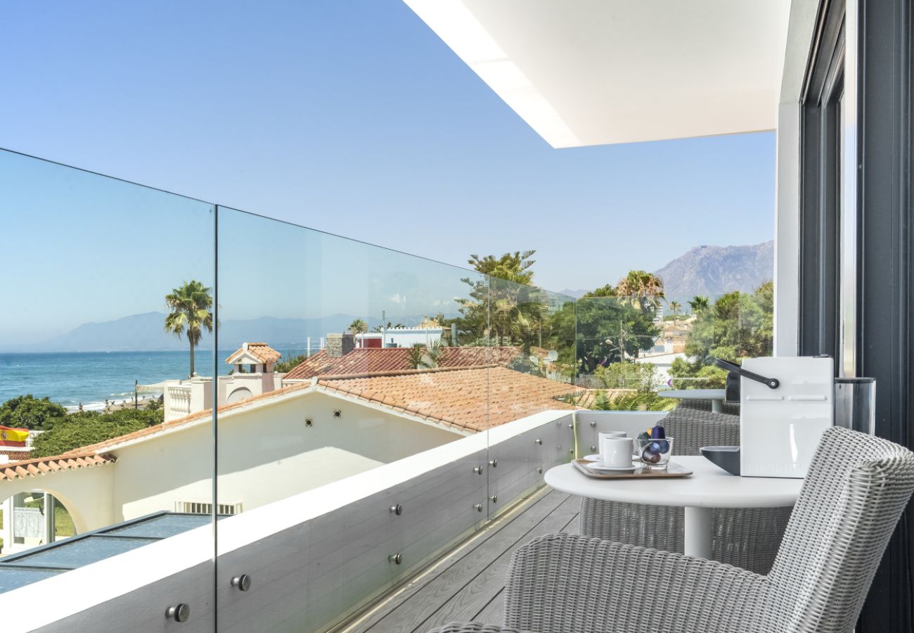 Villa en Marbella - Modern Beachfront Luxury – Villa in Marbella East