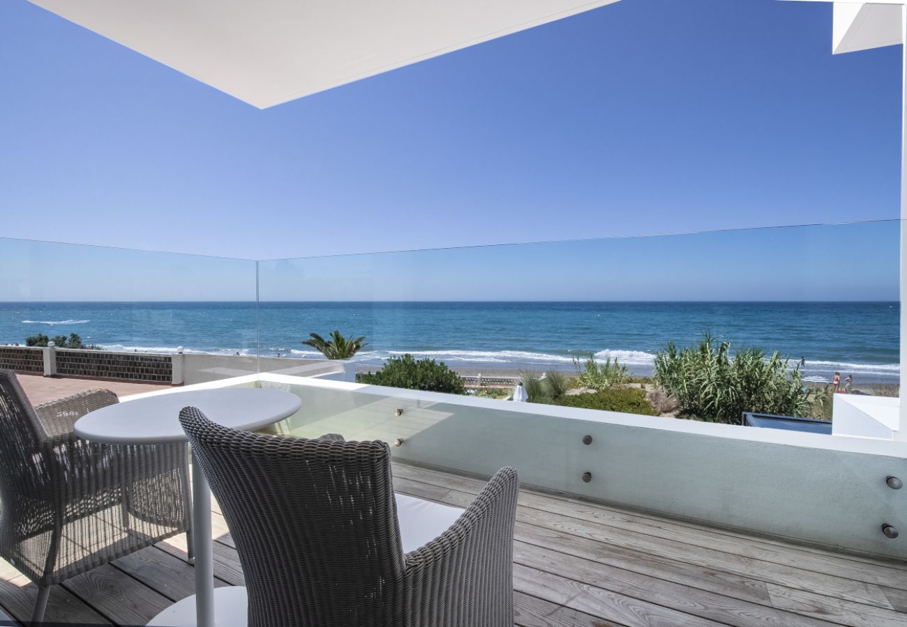 Villa en Marbella - Modern Beachfront Luxury – Villa in Marbella East