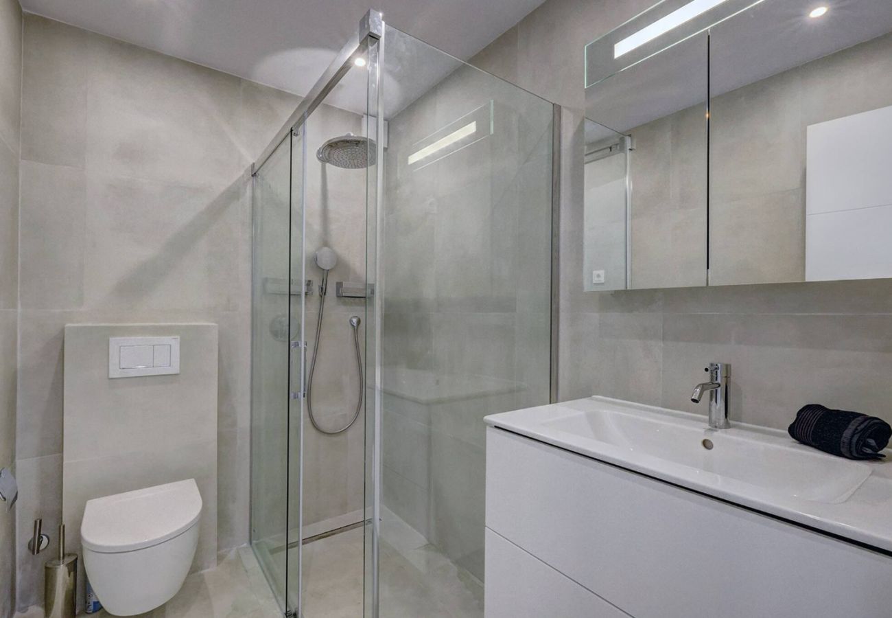 Apartamento en Fuengirola - Fuengirola Beach Apartment – 2-Bed 1-Bath For Sale