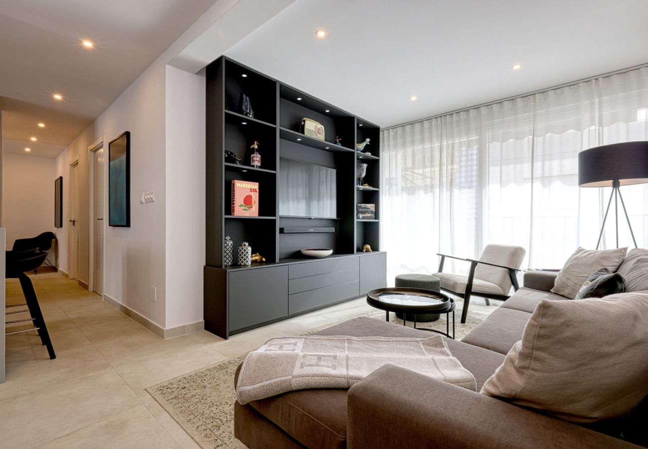 Apartamento en Fuengirola - Fuengirola Beach Apartment – 2-Bed 1-Bath For Sale