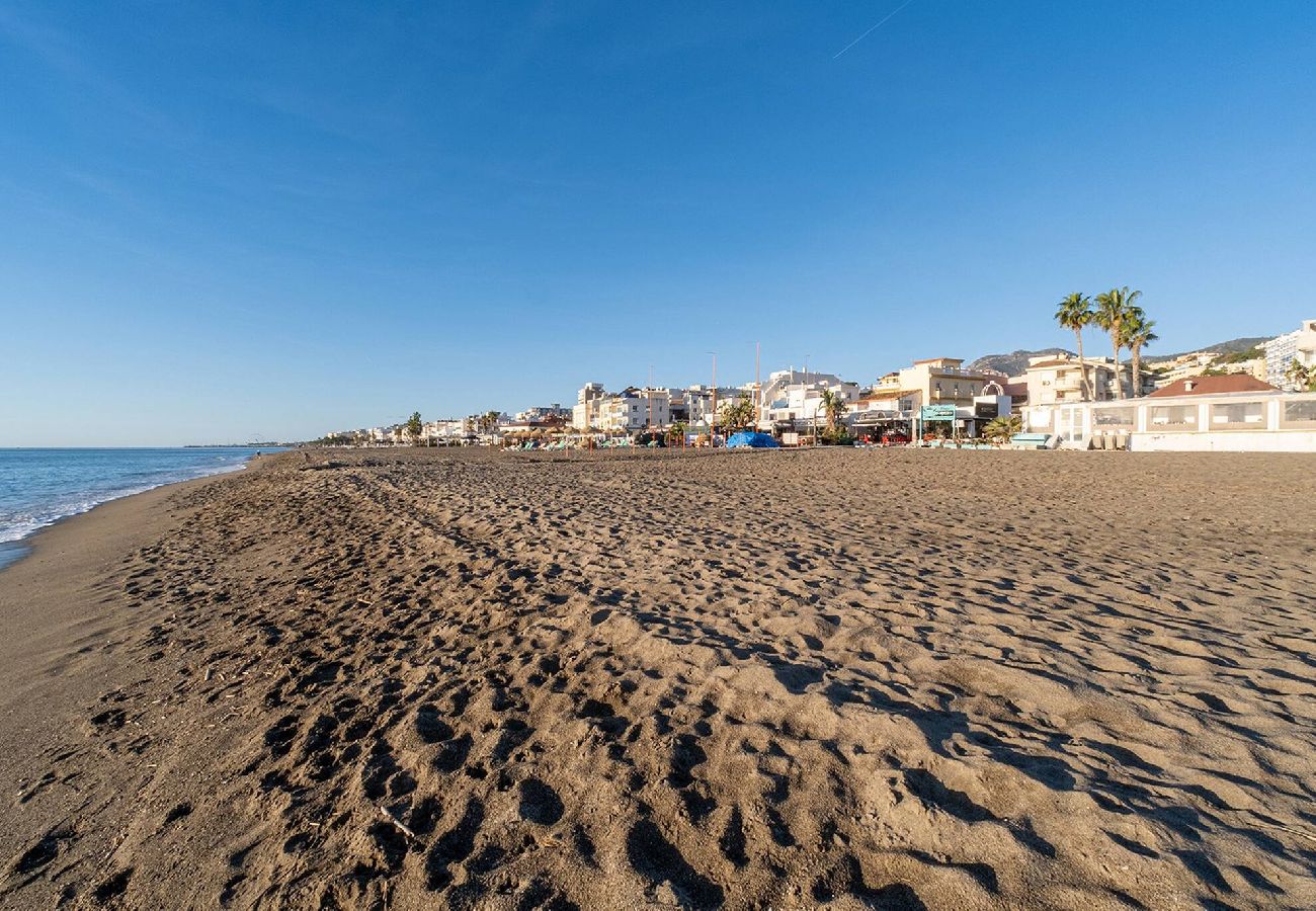 Apartment in Torremolinos - Beachfront 2 Bed Los Corales Carihuela Apt