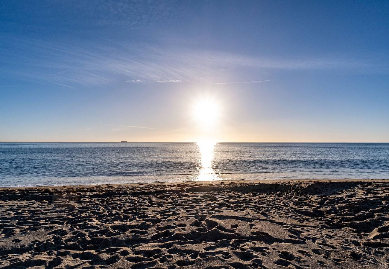 Apartment in Torremolinos - Beachfront 2 Bed Los Corales Carihuela Apt