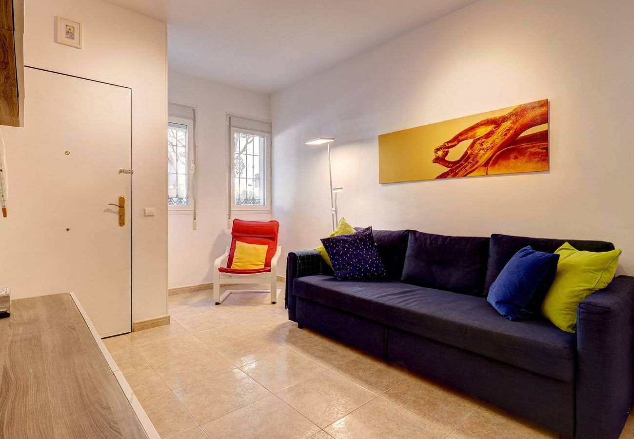 Apartment in Torremolinos - Beachfront 2 Bed Los Corales Carihuela Apt