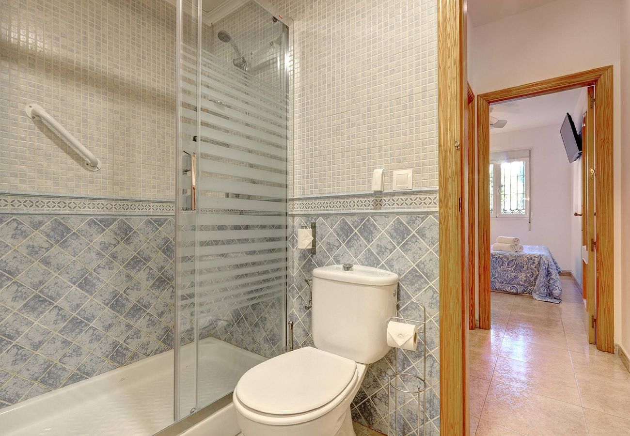 Apartment in Torremolinos - Beachfront 2 Bed Los Corales Carihuela Apt