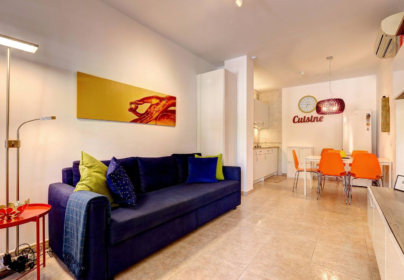 Apartment in Torremolinos - Beachfront 2 Bed Los Corales Carihuela Apt