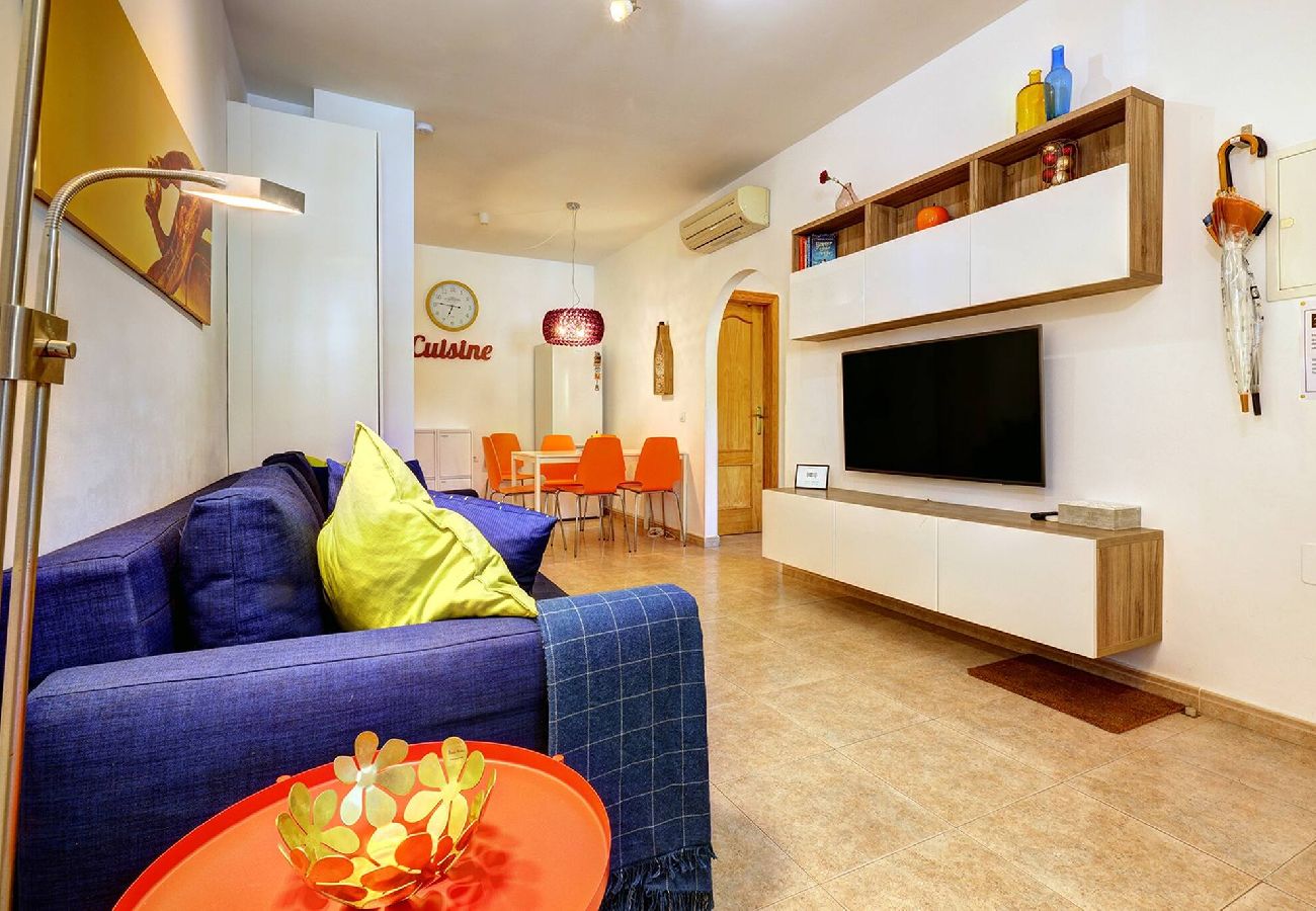 Apartment in Torremolinos - Beachfront 2 Bed Los Corales Carihuela Apt