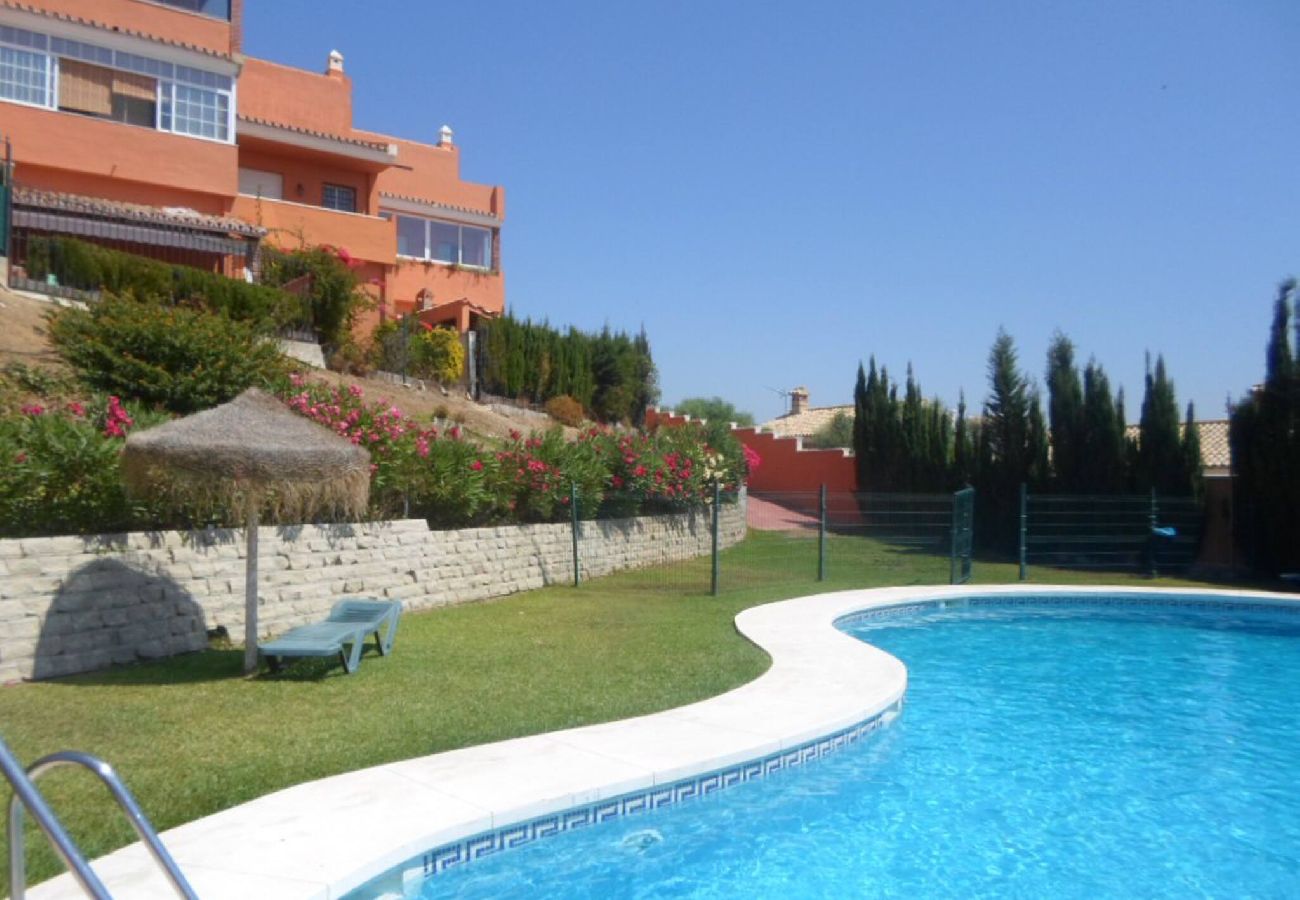 Townhouse in Benalmádena - Townhouse, 4 Bed with Terraces and BBQ