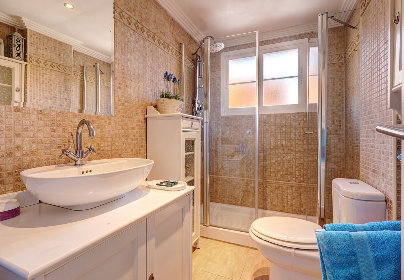 Townhouse in Benalmádena - Townhouse, 4 Bed with Terraces and BBQ