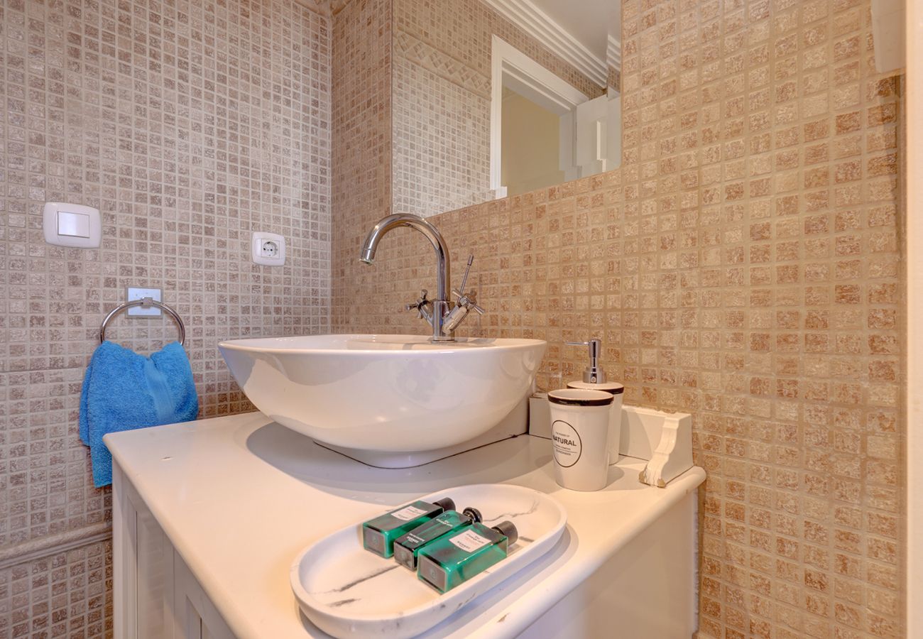 Townhouse in Benalmádena - Townhouse, 4 Bed with Terraces and BBQ