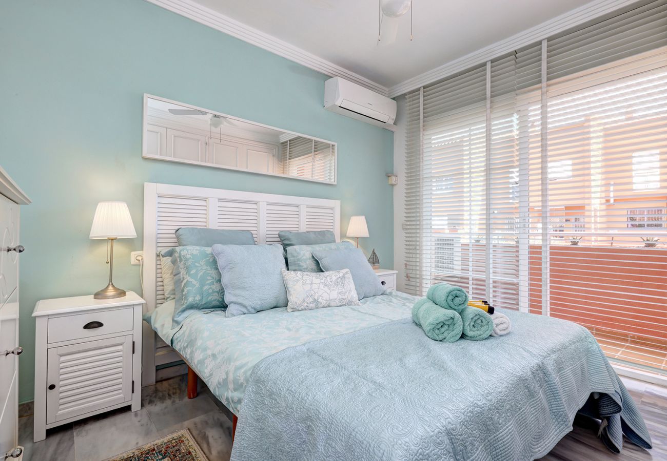 Townhouse in Benalmádena - Townhouse, 4 Bed with Terraces and BBQ