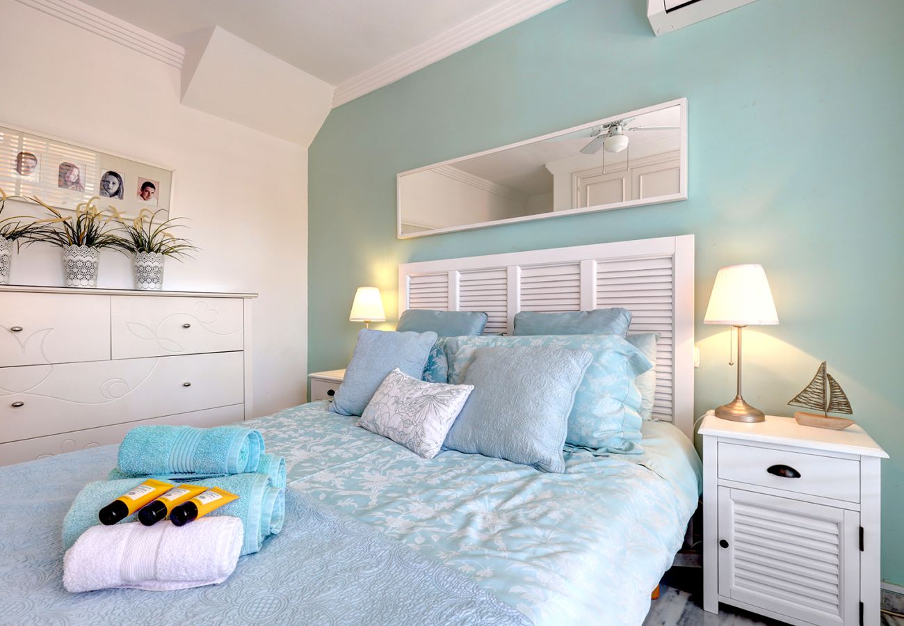 Townhouse in Benalmádena - Townhouse, 4 Bed with Terraces and BBQ