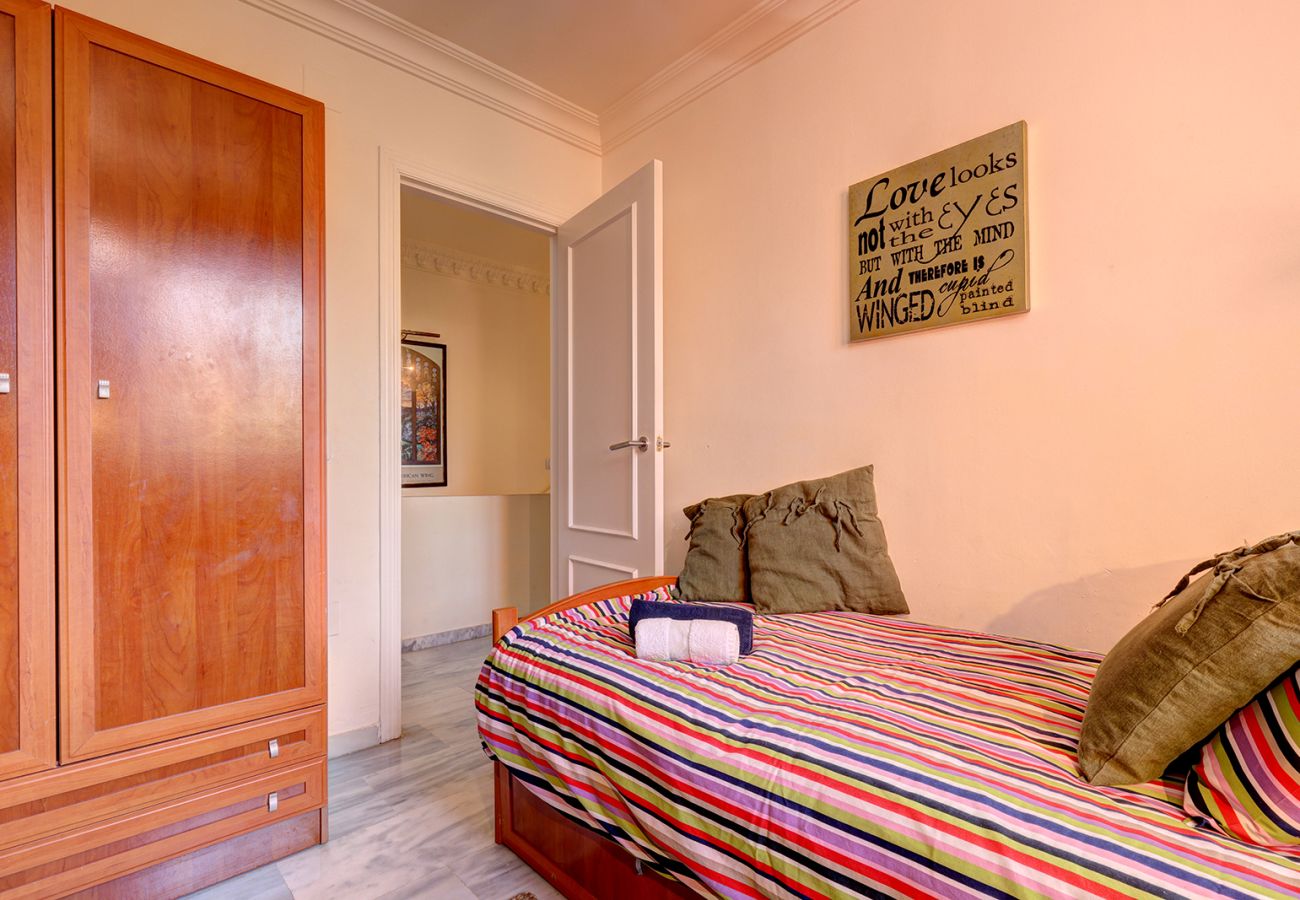 Townhouse in Benalmádena - Townhouse, 4 Bed with Terraces and BBQ