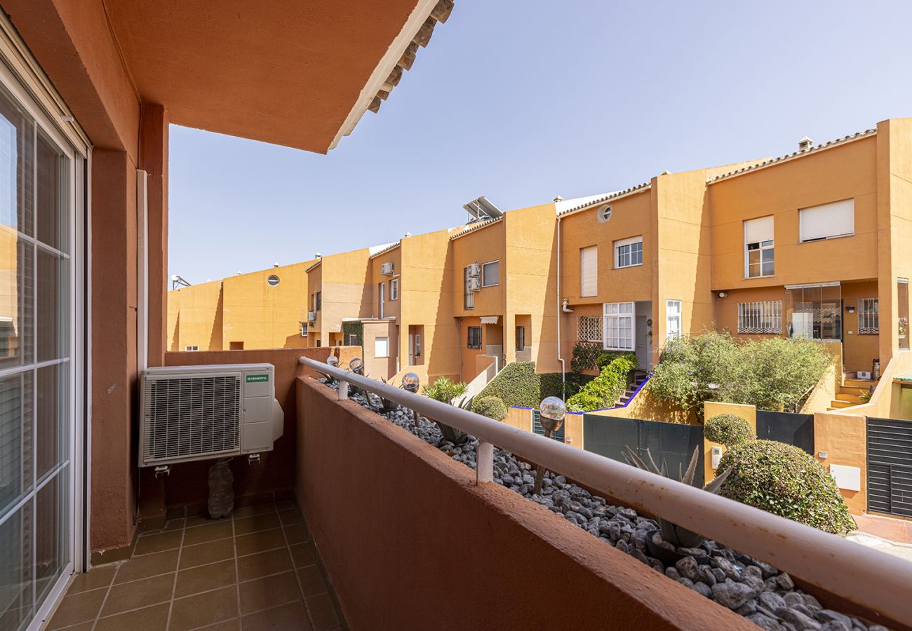 Townhouse in Benalmádena - Townhouse, 4 Bed with Terraces and BBQ