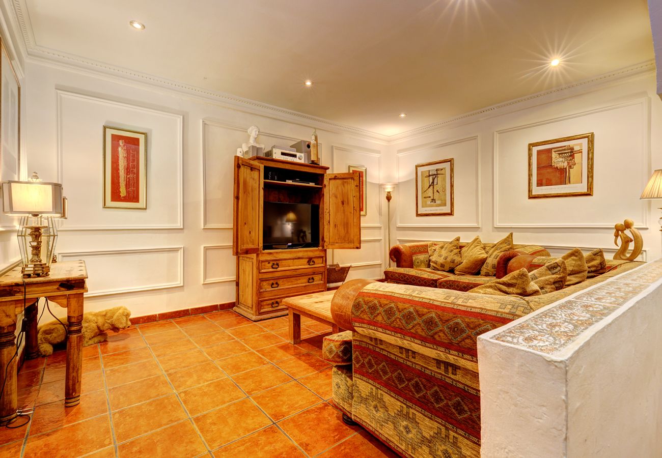 Townhouse in Benalmádena - Townhouse, 4 Bed with Terraces and BBQ