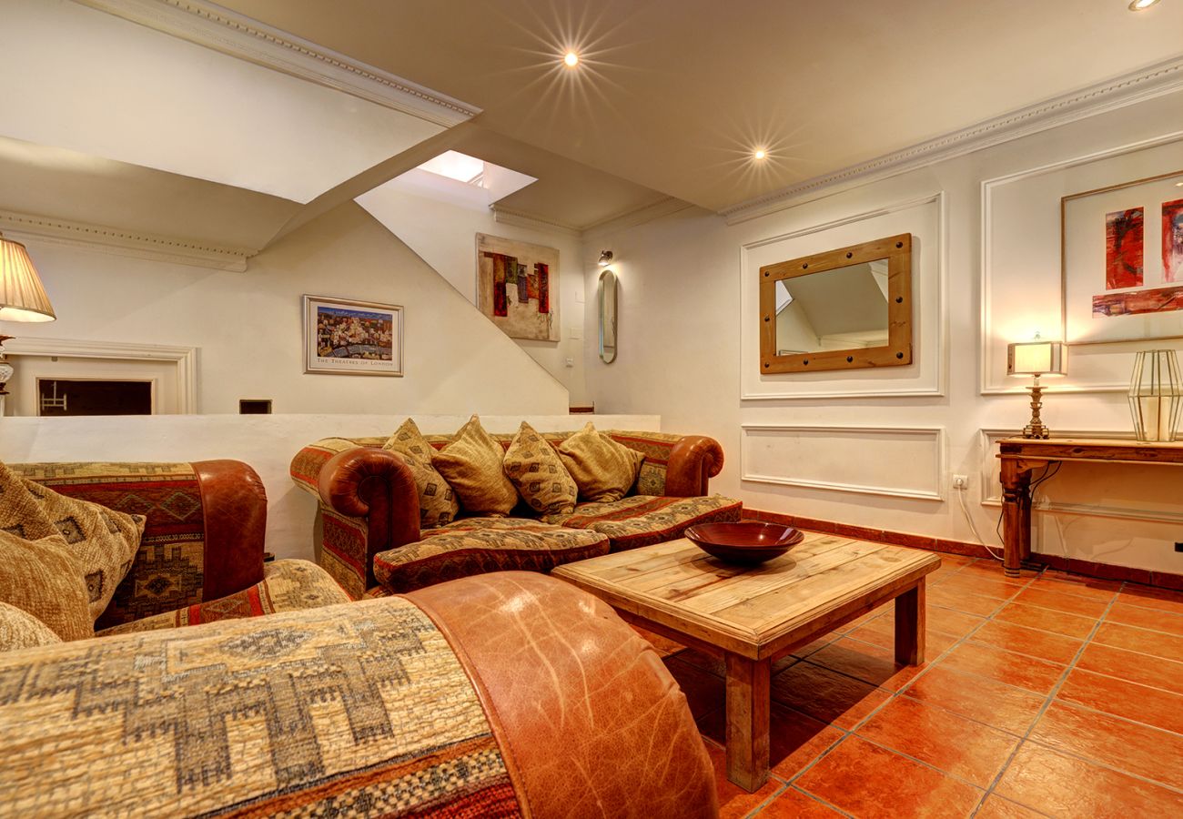 Townhouse in Benalmádena - Townhouse, 4 Bed with Terraces and BBQ