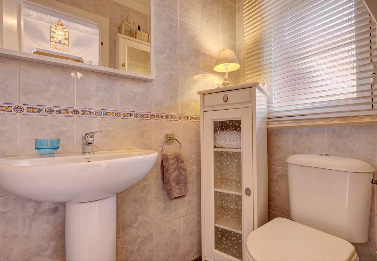 Townhouse in Benalmádena - Townhouse, 4 Bed with Terraces and BBQ