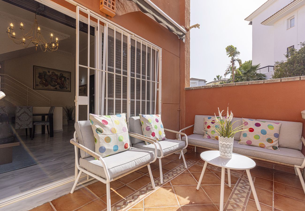 Townhouse in Benalmádena - Townhouse, 4 Bed with Terraces and BBQ