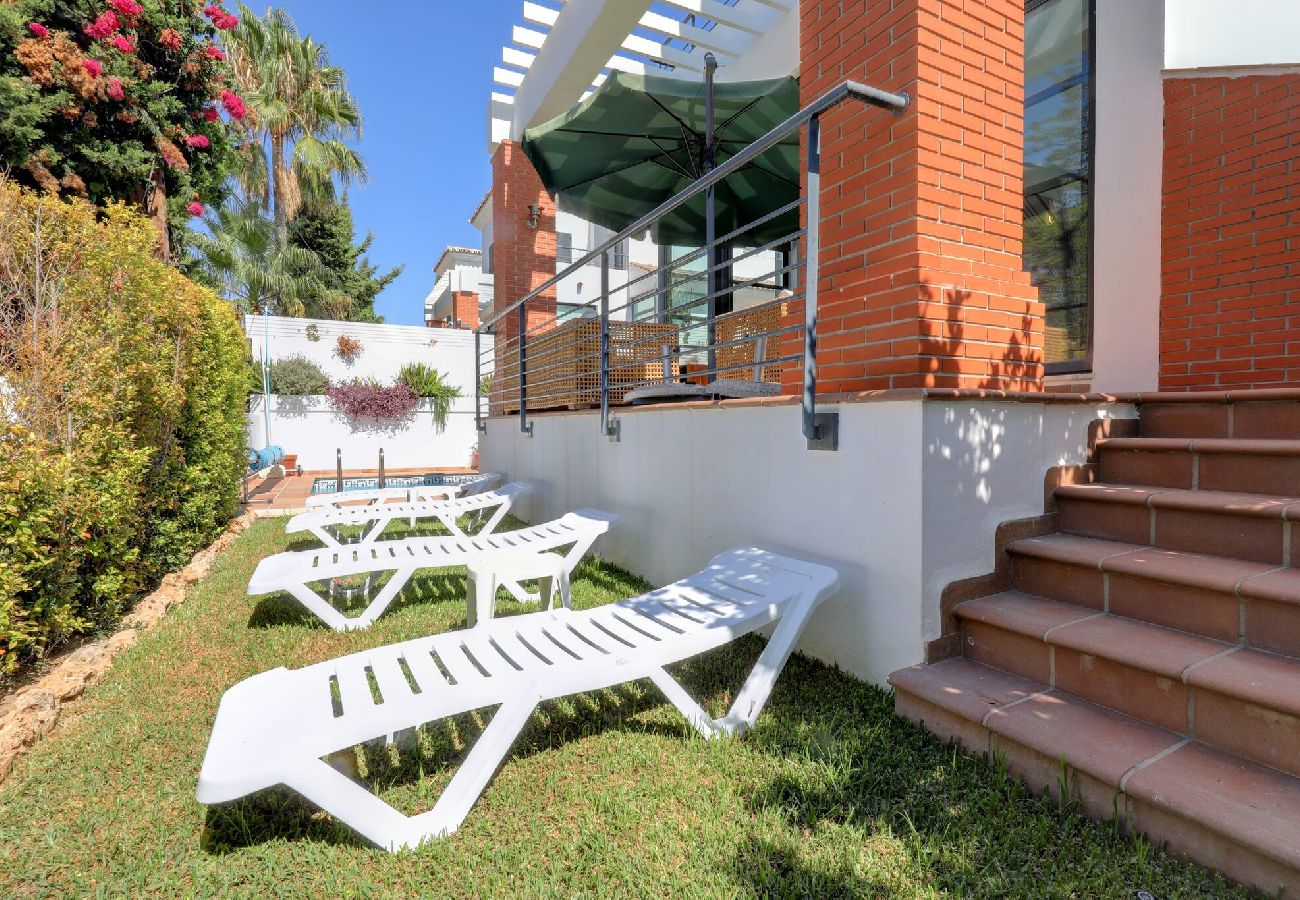 Villa in Benalmádena - Bright and Spacious Villa with Private Pool 