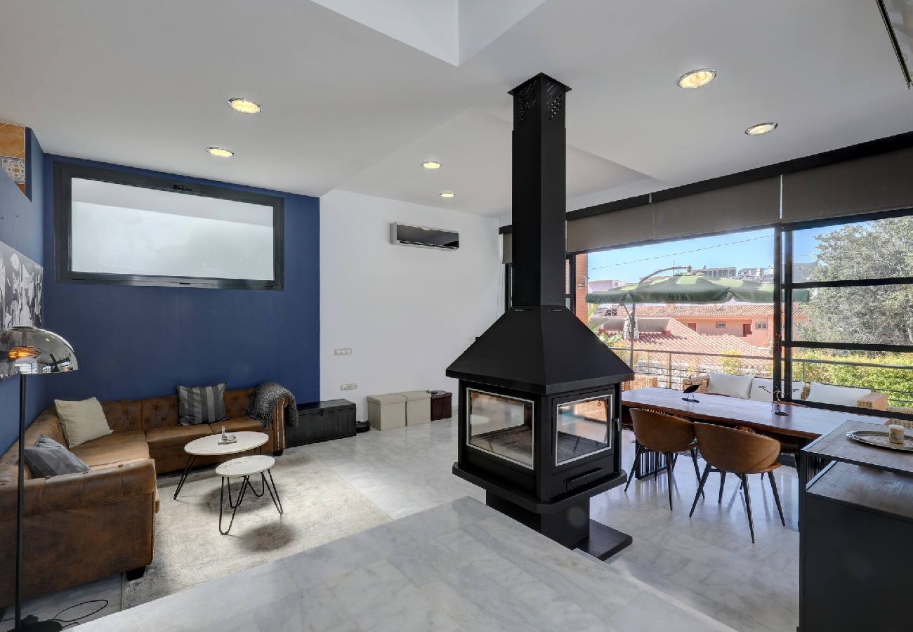 Villa in Benalmádena - Bright and Spacious Villa with Private Pool 