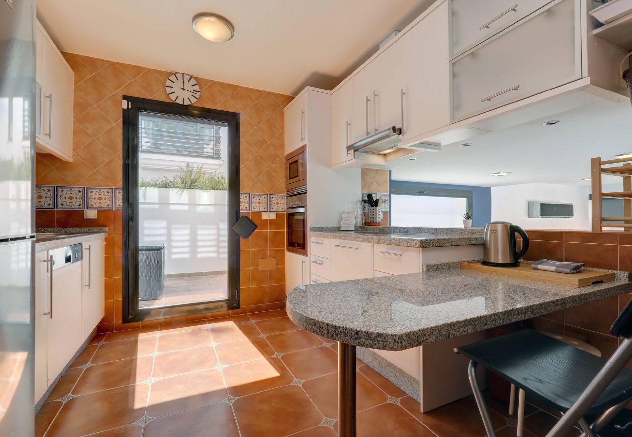 Villa in Benalmádena - Bright and Spacious Villa with Private Pool 