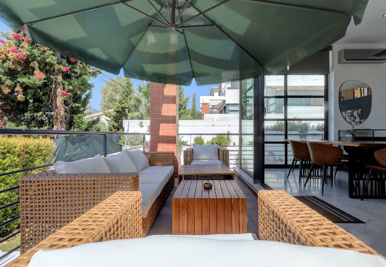 Villa in Benalmádena - Bright and Spacious Villa with Private Pool 