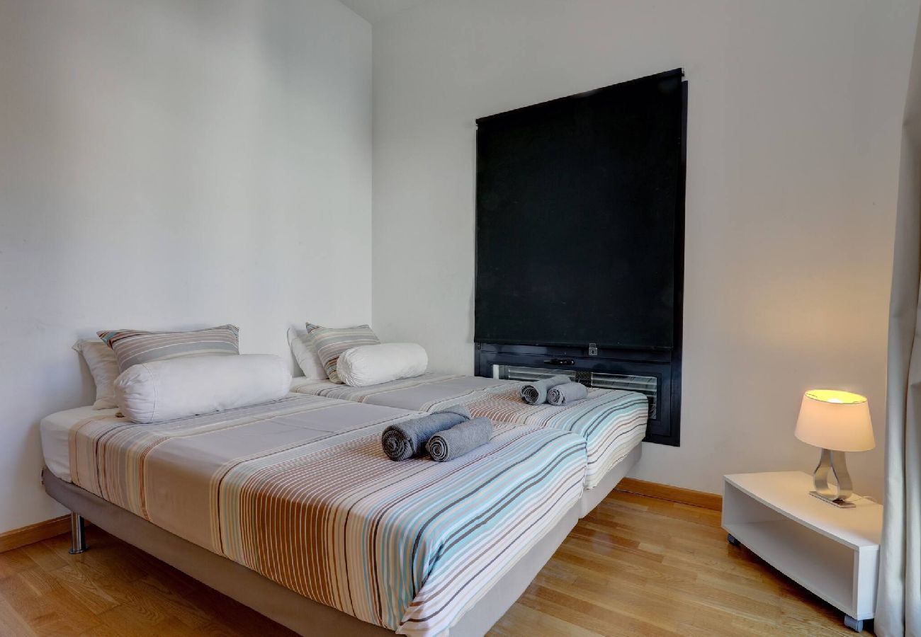 Villa in Benalmádena - Bright and Spacious Villa with Private Pool 