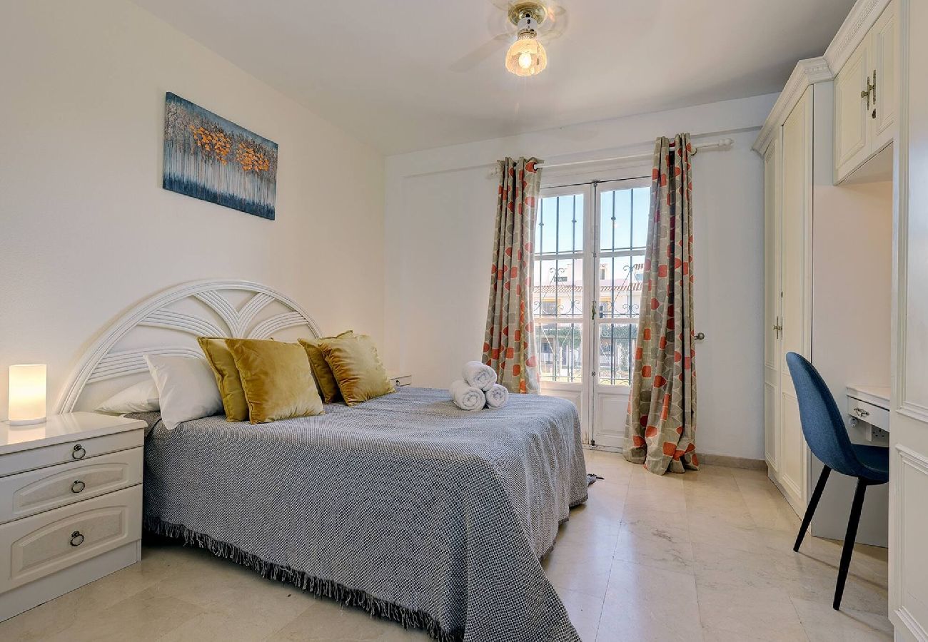 Townhouse in Mijas Costa - Classic 2 Bed Andalusian Townhouse 500m From Beach 