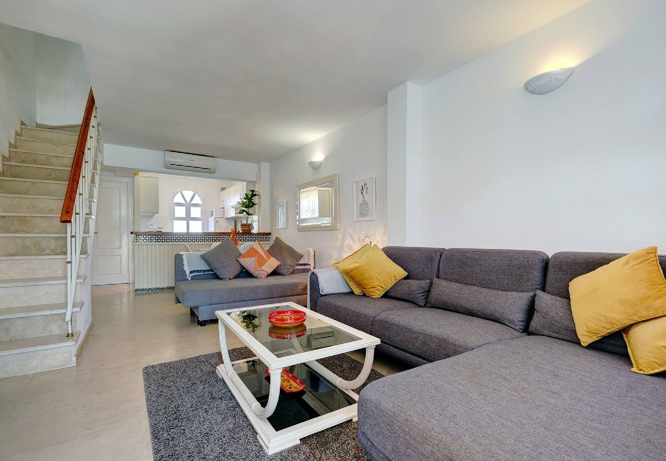 Townhouse in Mijas Costa - Classic 2 Bed Andalusian Townhouse 500m From Beach 