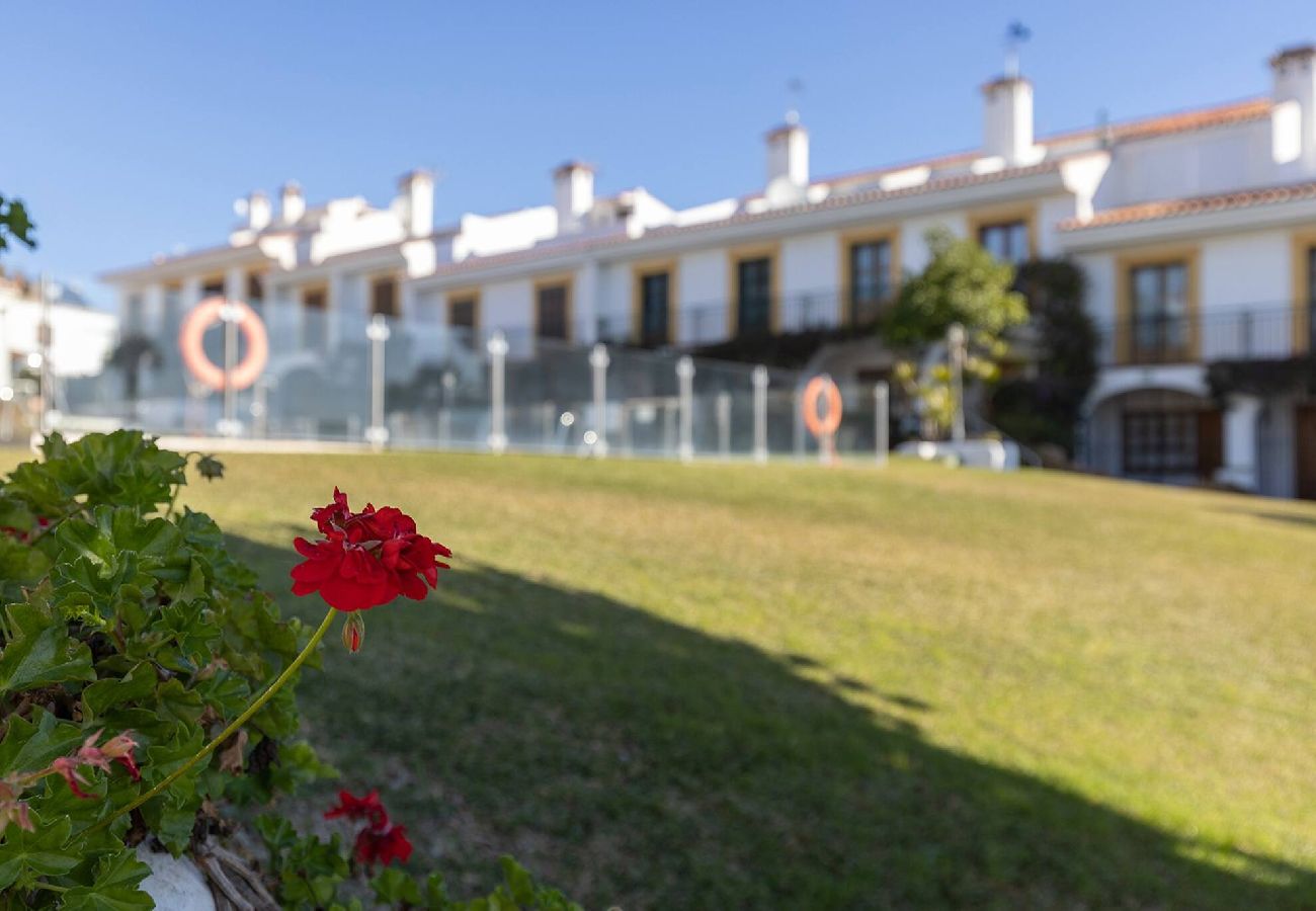Townhouse in Mijas Costa - Classic 2 Bed Andalusian Townhouse 500m From Beach 