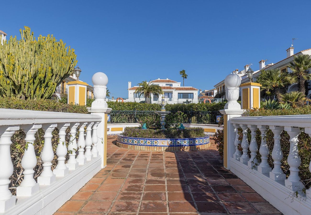 Townhouse in Mijas Costa - Classic 2 Bed Andalusian Townhouse 500m From Beach 
