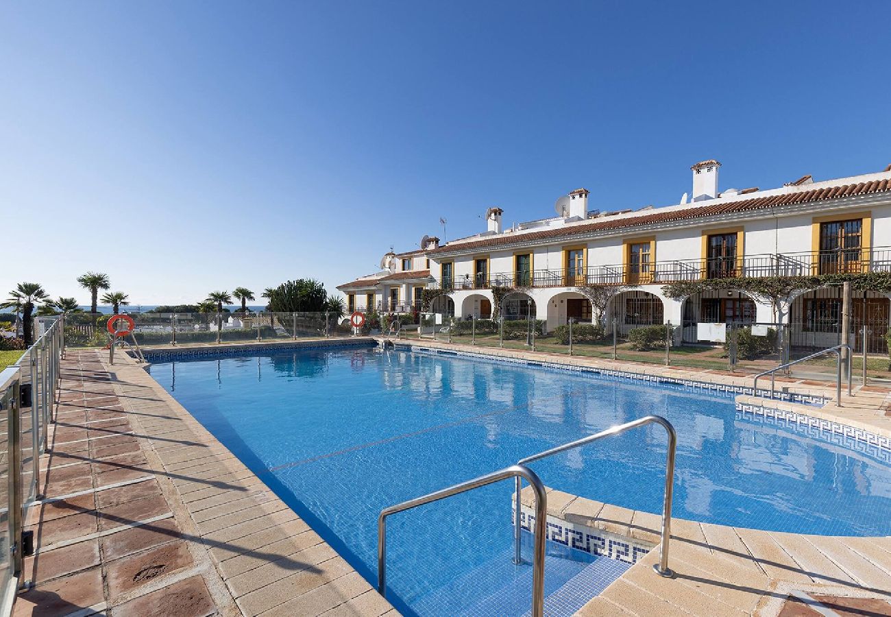 Townhouse in Mijas Costa - Classic 2 Bed Andalusian Townhouse 500m From Beach 