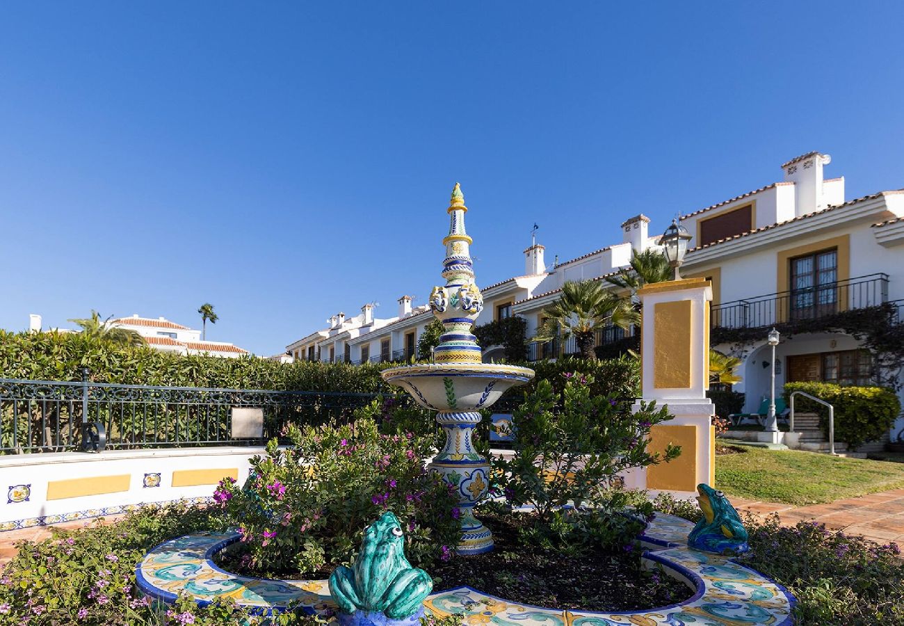 Townhouse in Mijas Costa - Classic 2 Bed Andalusian Townhouse 500m From Beach 