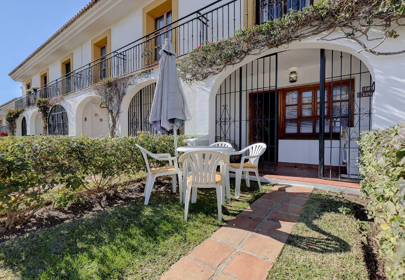 Townhouse in Mijas Costa - Classic 2 Bed Andalusian Townhouse 500m From Beach 