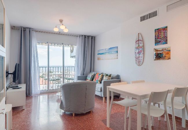  in Benalmádena - Bright 3 Bed, Sea Views Beach Apt