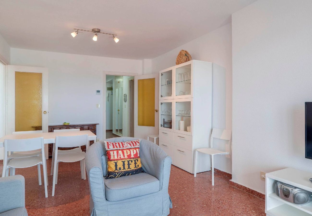 Apartment in Benalmádena - Bright 3 Bed, Sea Views Beach Apt