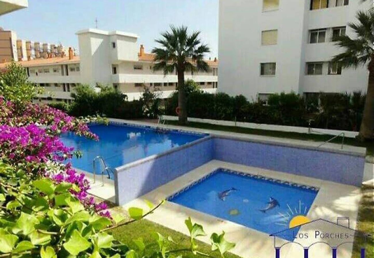 Apartment in Benalmádena - Bright 3 Bed, Sea Views Beach Apt